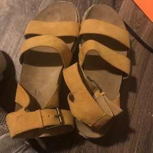 Women’s Universal Thread wedge sandals